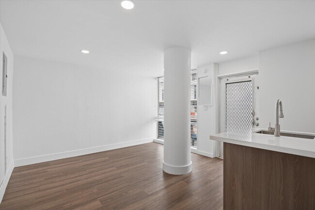 Foto del edificio - 524 Orton Ave