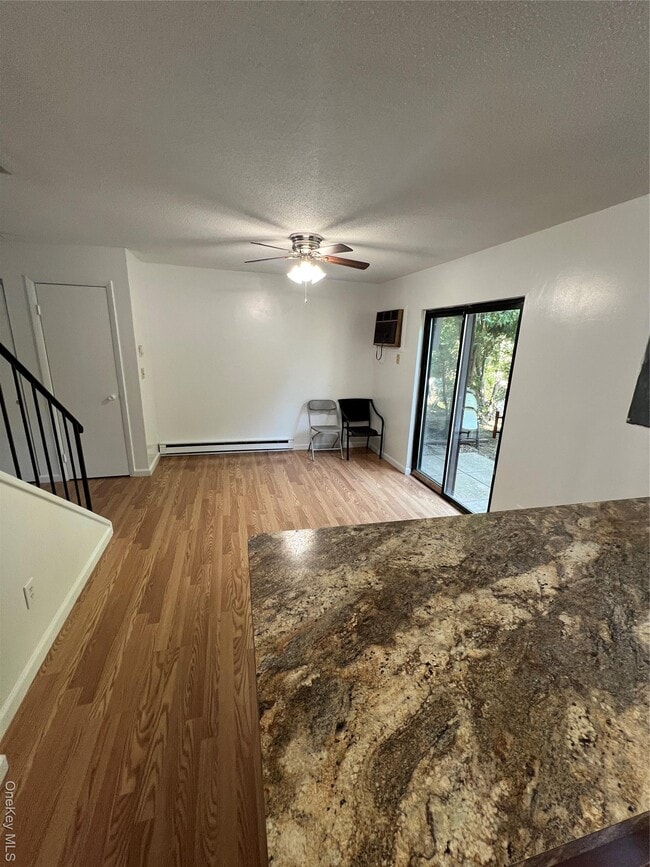 Building Photo - 7 Hudson Heights Dr