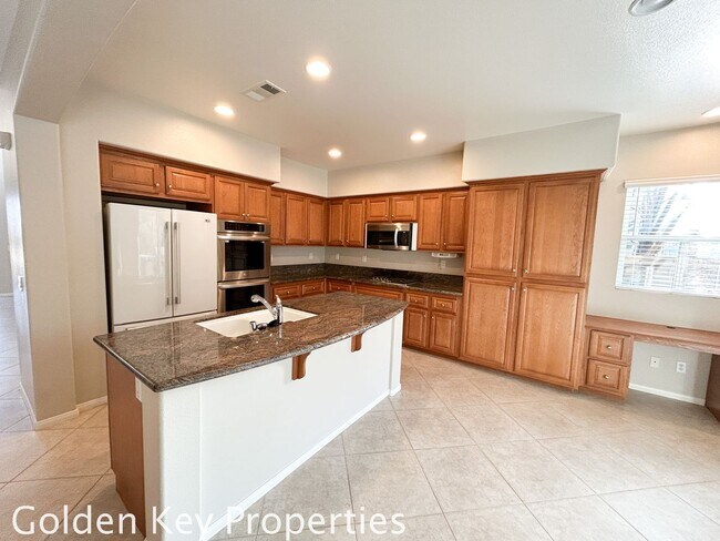 Foto del edificio - Beautiful Executive home located in the Ra...