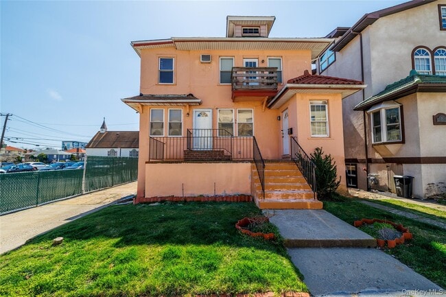 Building Photo - 66 E Walnut St