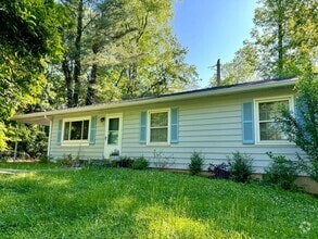 Building Photo - 110 Amelia Dr