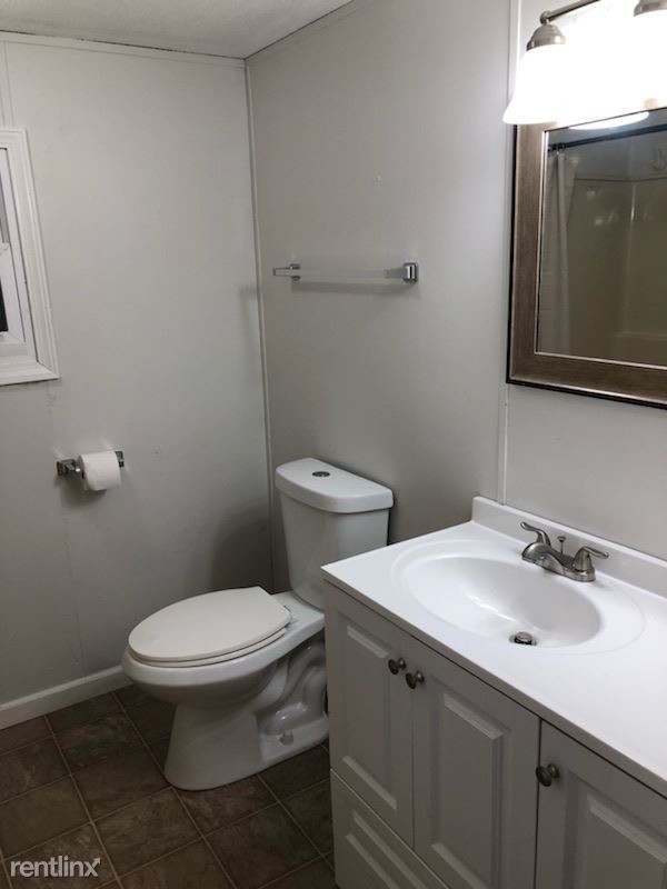 Building Photo - 3 br, 1.5 bath House - 1427 spring garden rd