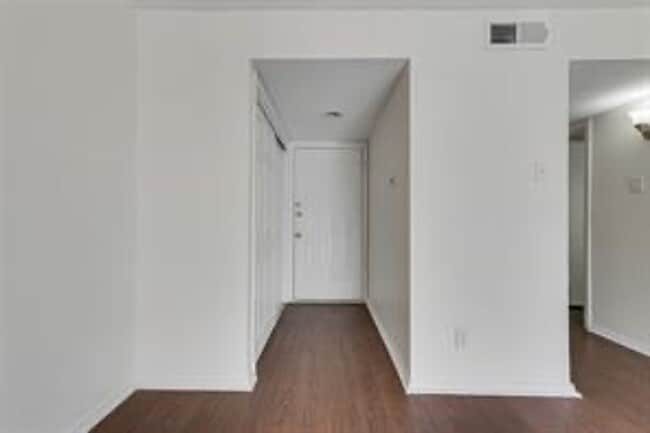 Building Photo - Updated 2 Bed, 2 Bath Condo – Walk to Lake Ray Hubbard!