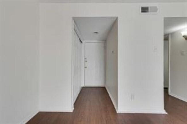 Foto del edificio - Updated 2 Bed, 2 Bath Condo – Walk to Lake Ray Hubbard!