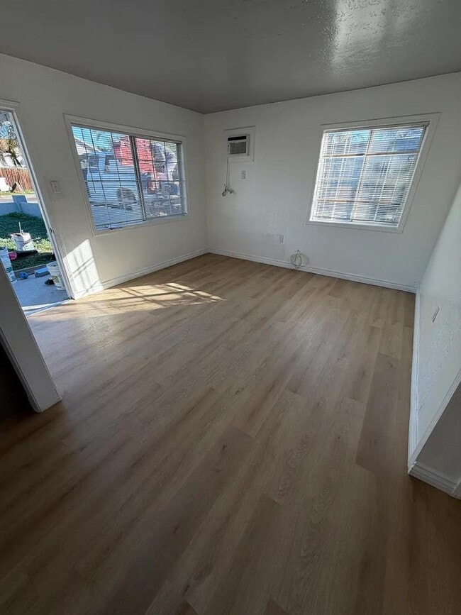 Building Photo - 41 Sanrive Ave