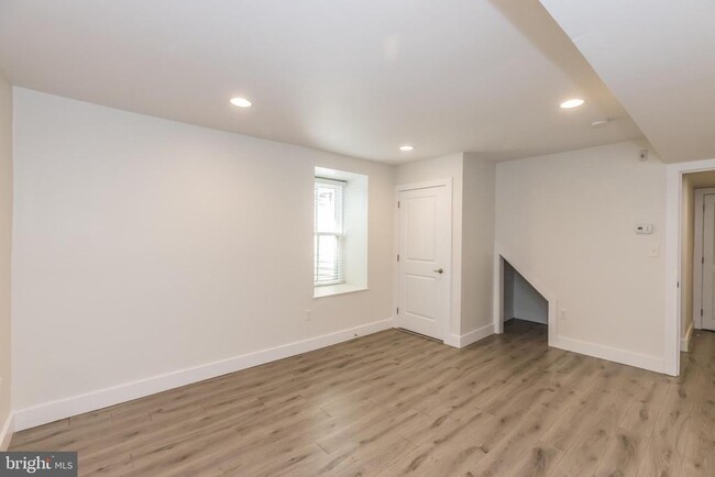 Building Photo - 229 N Whitford Rd