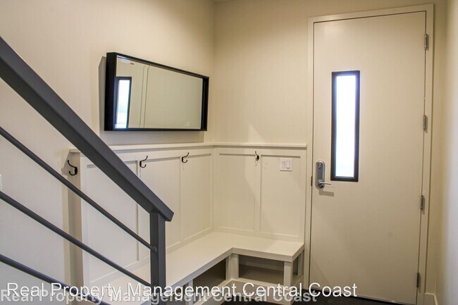 Foto del edificio - 3 br, 3 bath House - 2470 Victoria Ave.