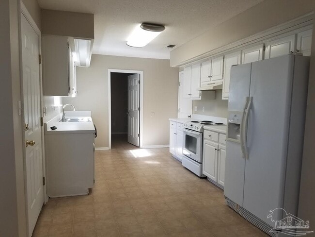 Building Photo - 109 Mirabelle Cir