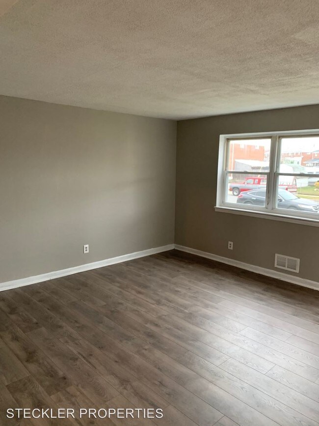Building Photo - 3 br, 1.5 bath House - 7649 Charlesmont Road