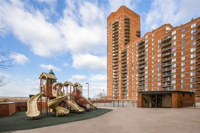 Primary Photo - 940 Harmon Cove Tower
