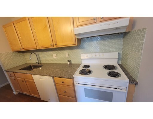 Foto del edificio - 1643 Cambridge St