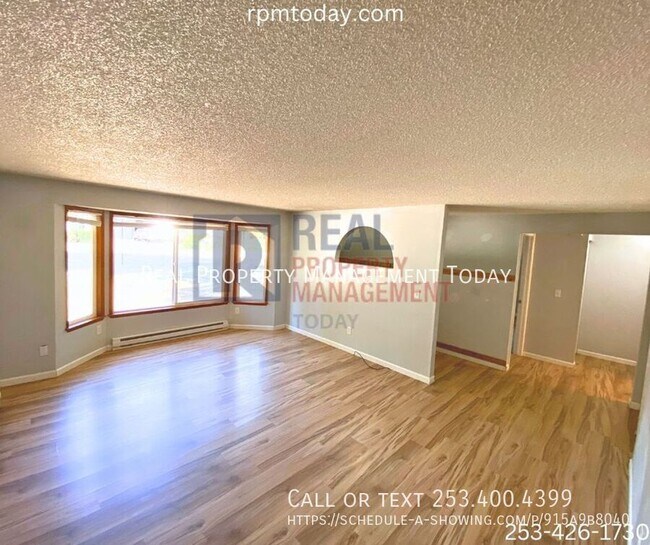 Foto del edificio - 8220 143rd St Ct NW