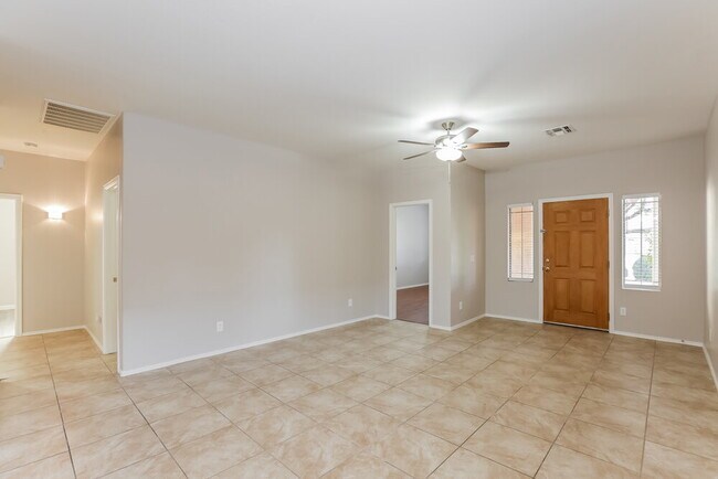 Foto del edificio - 2743 W Lamar Rd