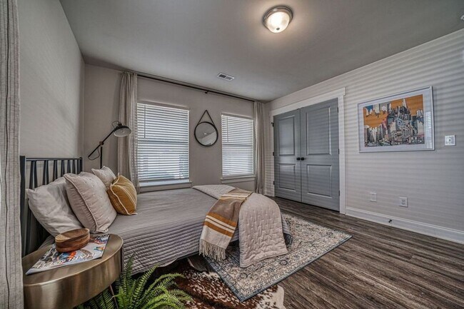 Foto del edificio - 1522 Ervin Ln