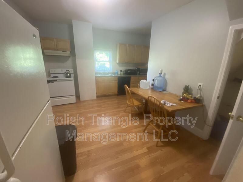 Foto principal - 117 Buttonwood St