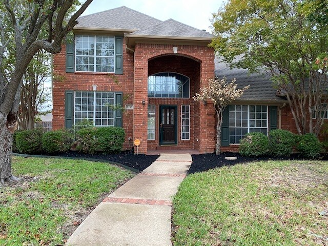 Foto del edificio - 2733 Woodbridge Dr