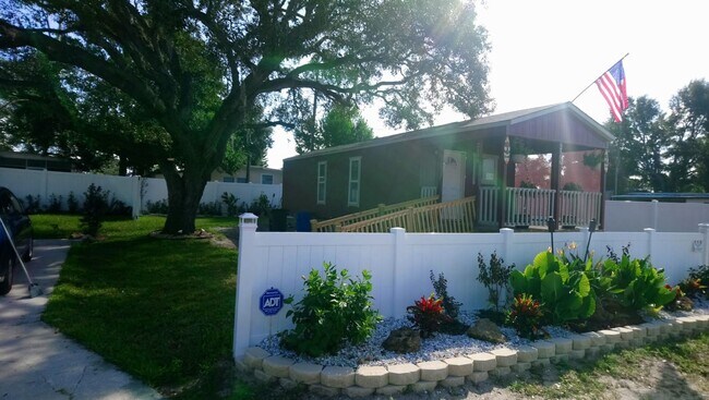 Foto del edificio - Cozy 1-Bedroom Mobile Home in Holiday, FL
