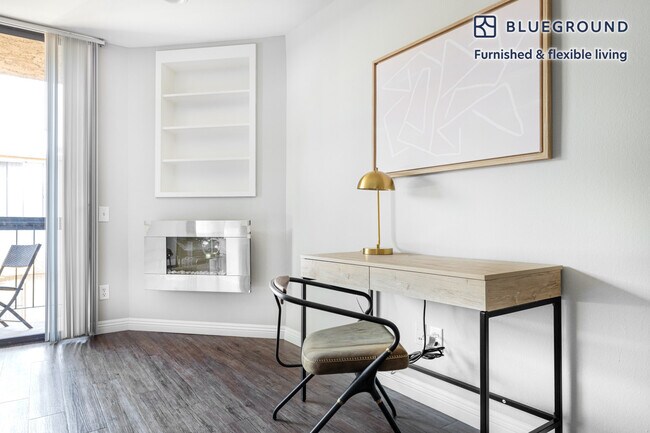 Foto del edificio - 920 N Kings Rd