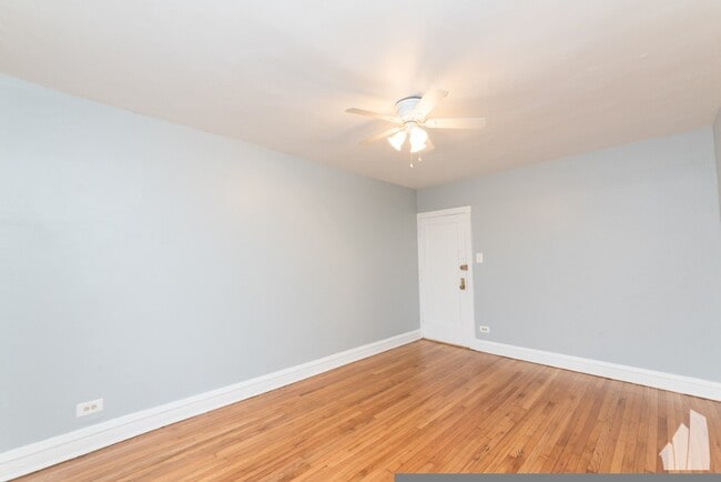 Building Photo - 4600 N Beacon St