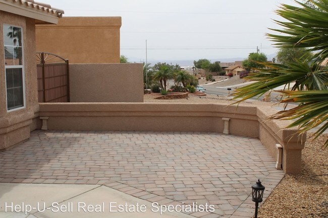 Building Photo - 3 br, 2 bath House - 3864 Chesapeake Dr  #1