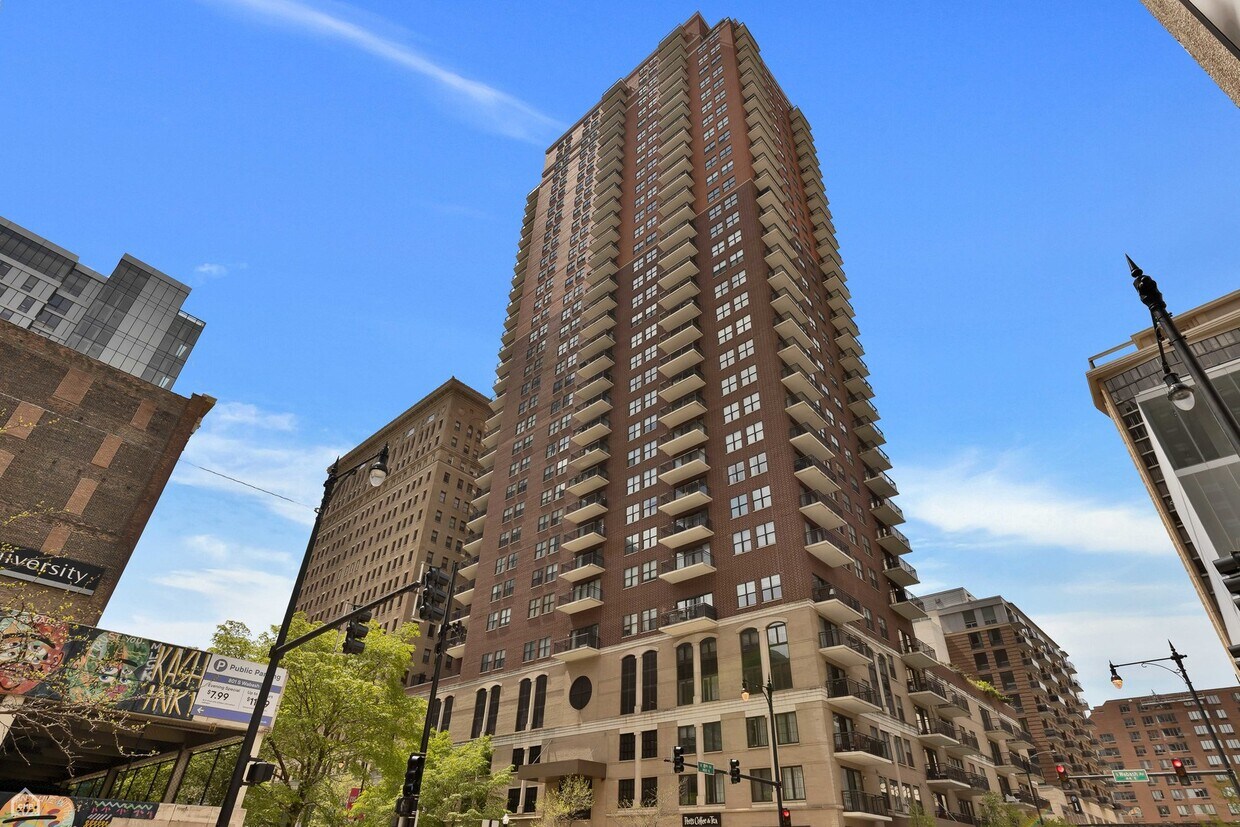 Foto principal - 41 E 8th St