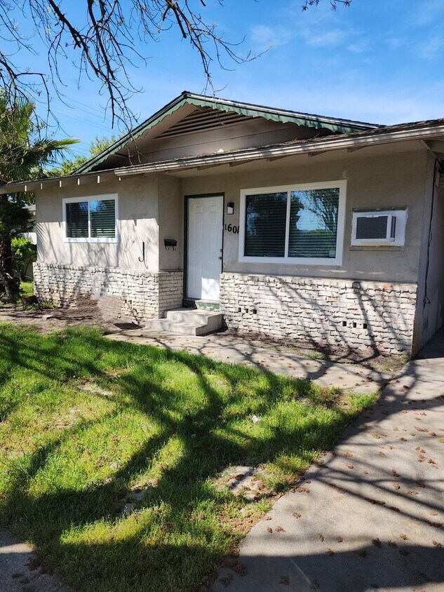 Recently Updated - 2 Bedroom 1 Bathroom O... - Recently Updated -  2 Bedroom 1 Bathroom O...