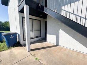 Building Photo - 1401 Old Bardwell Rd