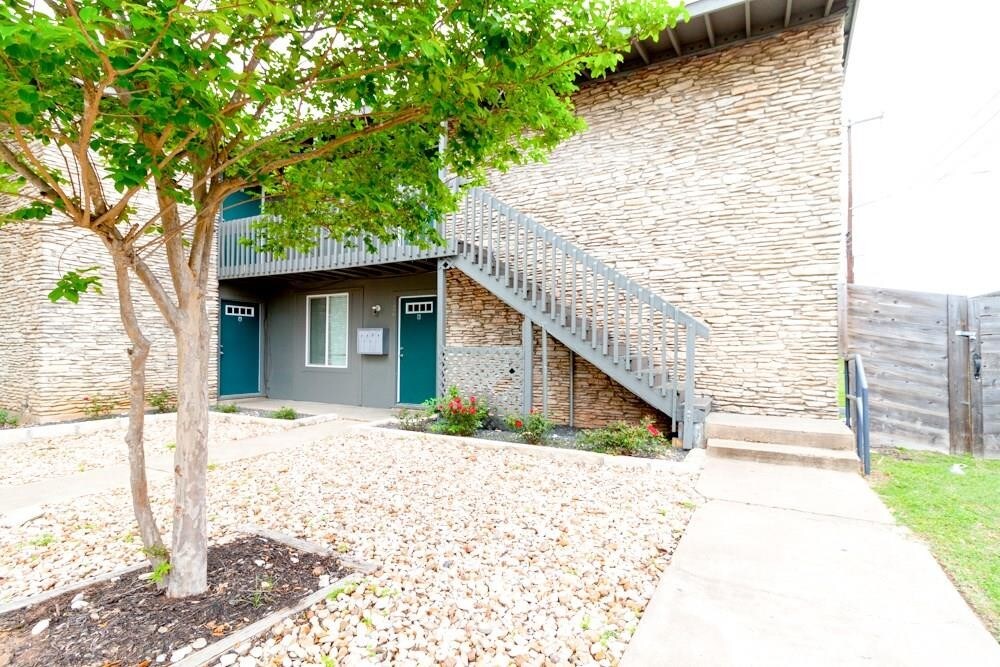 Foto principal - 2506 Manor Cir