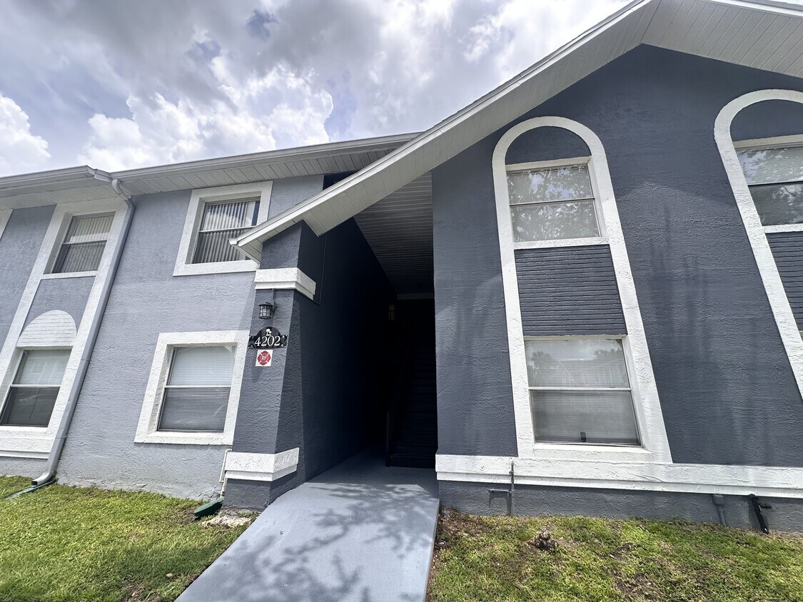 Foto principal - 4202 Pershing Pointe Pl