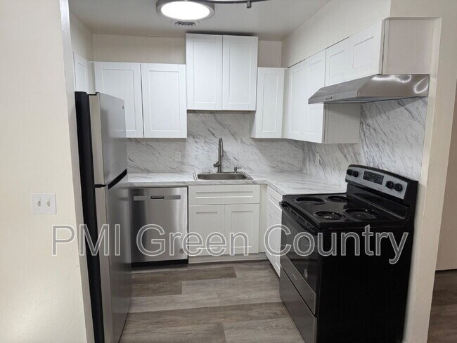 Foto del edificio - 4704 S Darlington Ave