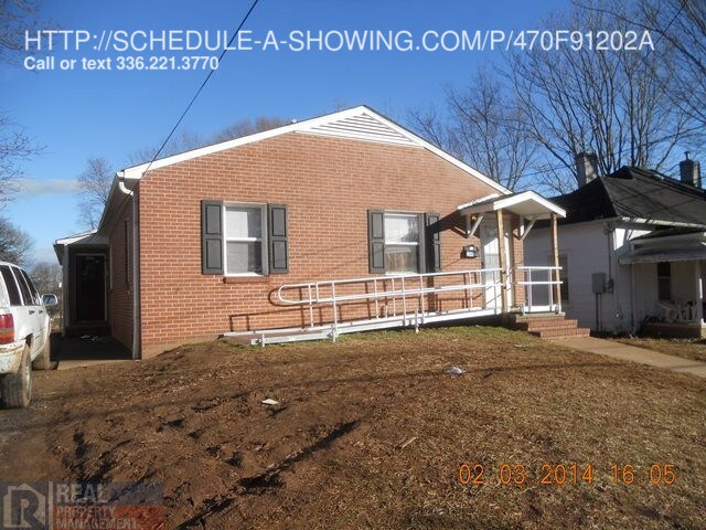 Primary Photo - 2443 Lomond St