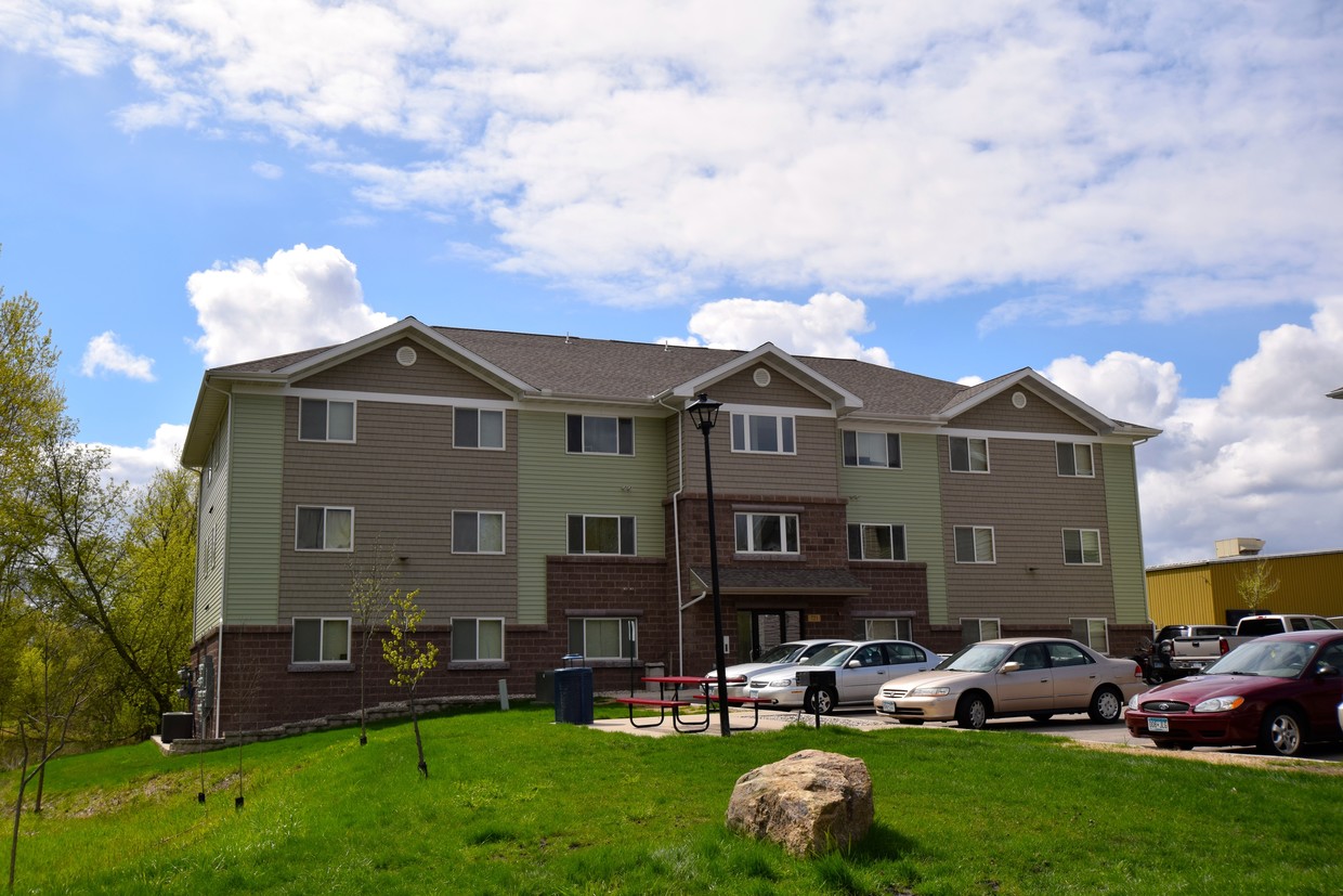 Foto principal - Cedar Meadow Apartments