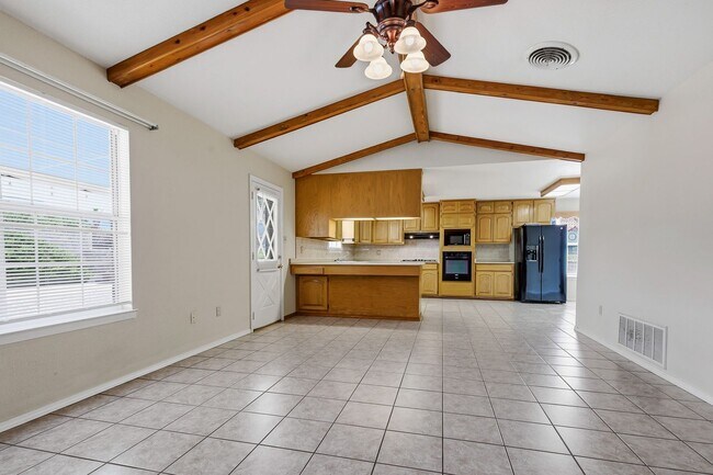 Foto del edificio - 3 Bedroom, 2 bath on Corner Lot near Golf Course