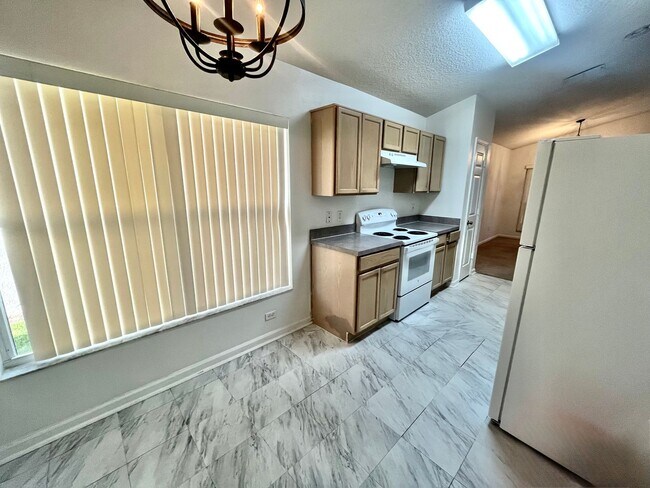 Foto del edificio - 1709 Pine Bay Dr