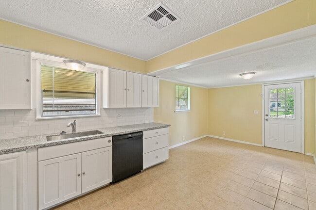 Foto del edificio - 821 Miller St