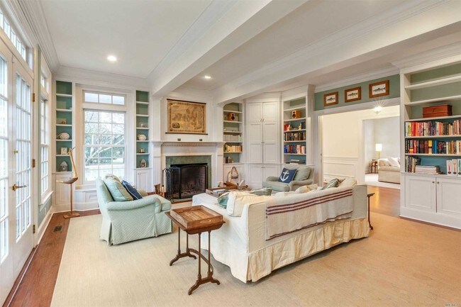 Building Photo - 109 Quogue St