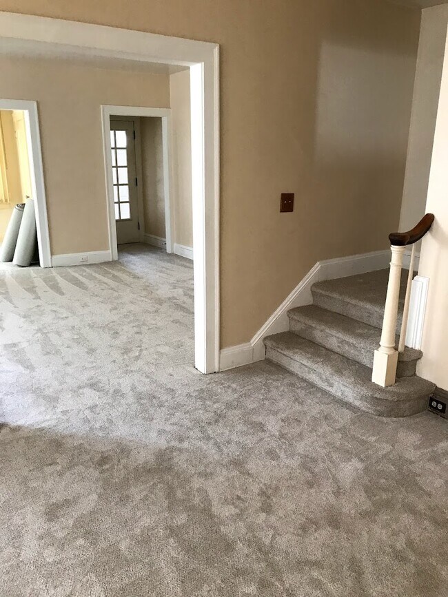 Living Room - 2451 Woodmere Dr