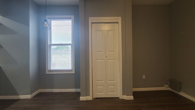 Building Photo - 58 Bowers St