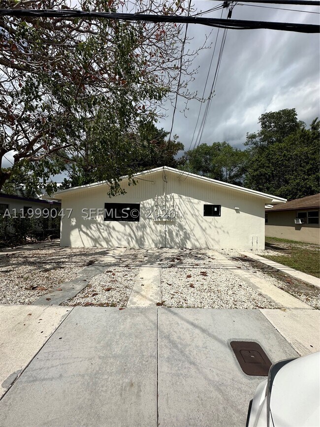 Building Photo - 3689 William 3689