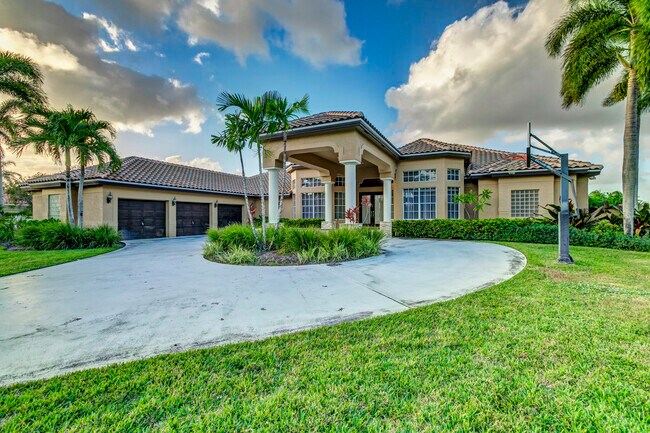 Building Photo - 8205 Woodsmuir Dr