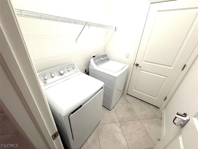 Foto del edificio - 14579 Palamos Cir