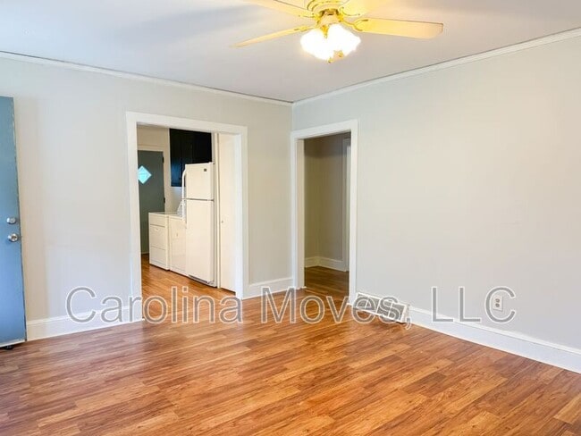 Building Photo - 10 Yellowstone Dr