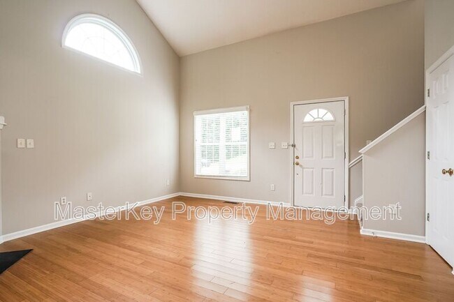 Foto del edificio - 2408 Farlow Gap Ln