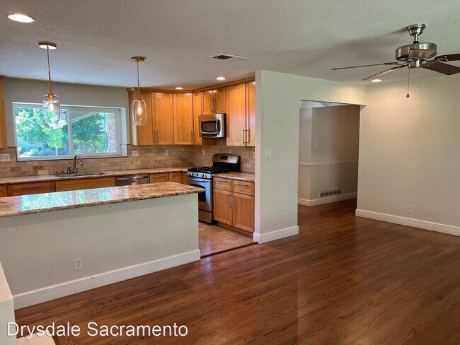 Building Photo - 4 br, 2.5 bath House - 3115 Sierra Oaks Drive