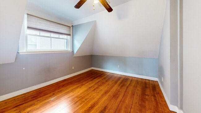 Building Photo - 137 Calumet St