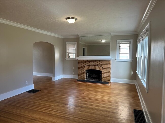 Building Photo - 44 Parkwood Rd
