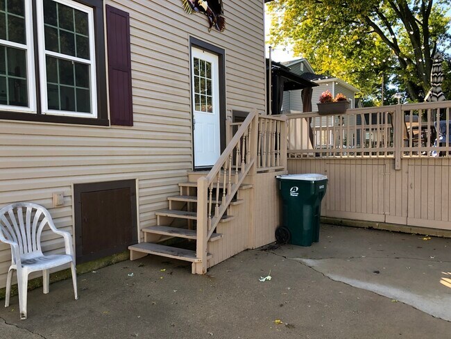 Foto del edificio - 517 Blaine St