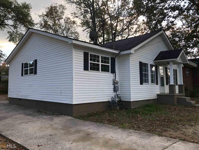 Building Photo - 209 Wilkerson Rd SW