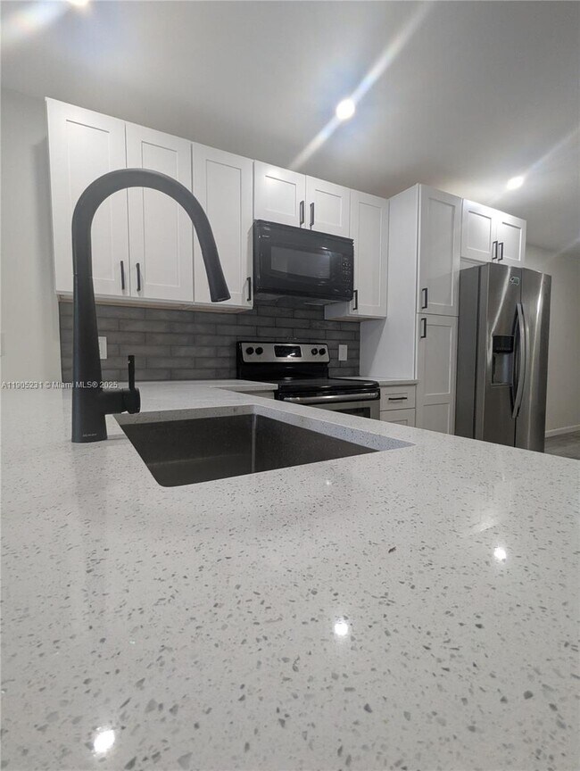 Foto del edificio - 5904 S Rue Rd