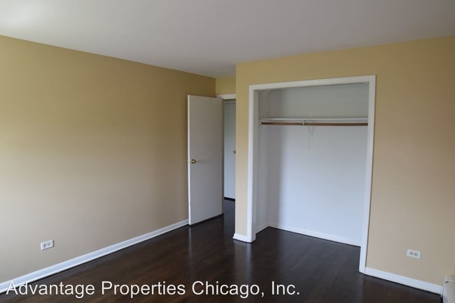Building Photo - 265-265 Uteg St